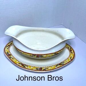 Vintage Johnson Brothers Montrose Pattern Gravy Boat Attached Underplate EUC